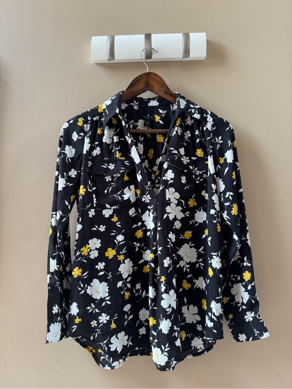 Ann Taylor Black Button-Front Floral Blouse with White & Yellow Flowers